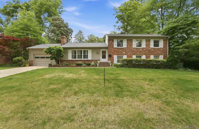 Discover a beautifully designed home that blends comfort, style, and flexibility across multiple spacious levels. photos photos