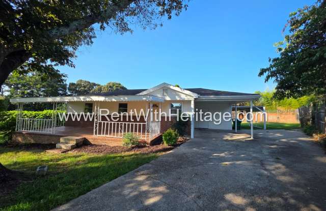 Grandpa's Bungalow /Open Floorplan / 3bd / 1 Bath / Huge Welcoming Front Porch/ Great Location Gallery 4