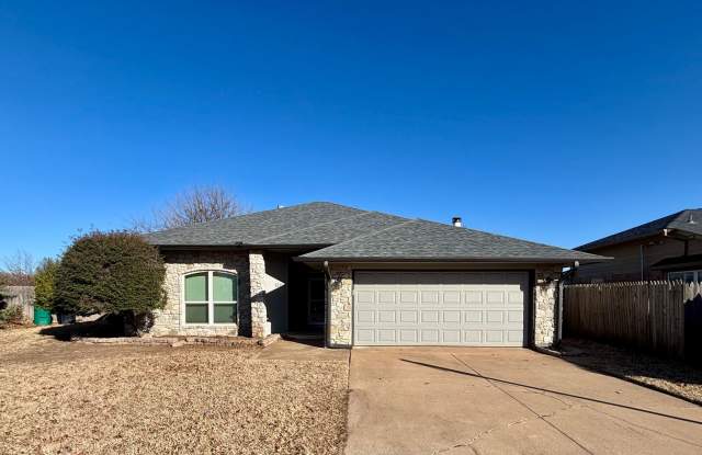 Beautiful 4 Bed 2 Bath Home in Yukon photos photos