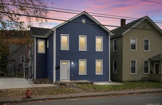 175 W Main Street Gallery 2