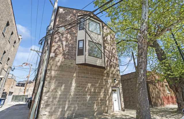 1948 W Byron Street Gallery 1