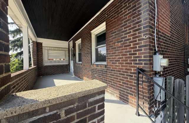 837 Greenfield Avenue Gallery 2