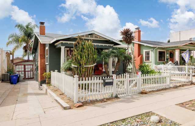 Fully Remodeled North Park Craftsman with a Huge Private Yard & Driveway ✨ Gallery 4
