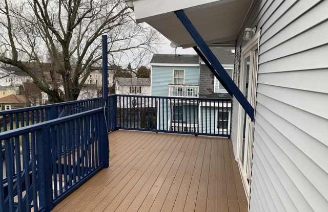 118 Sumner St unit: 3 photos photos