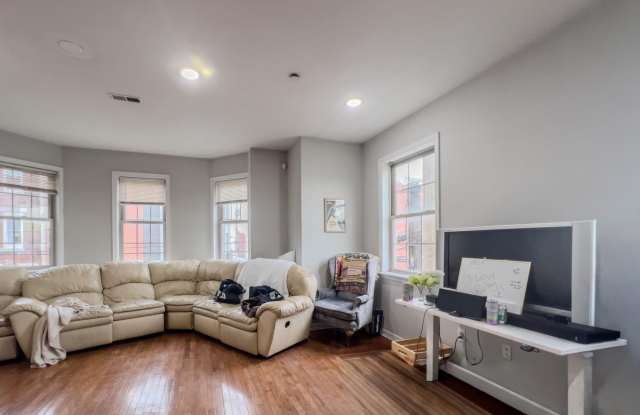 1857 N 17TH Street Gallery 3