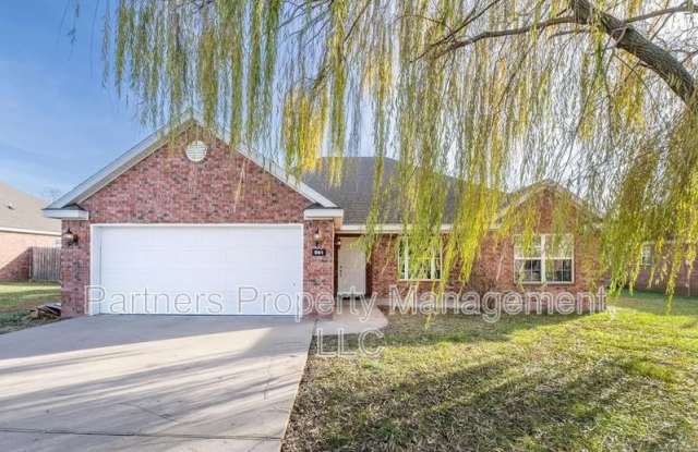 561 Redbud Street photos photos