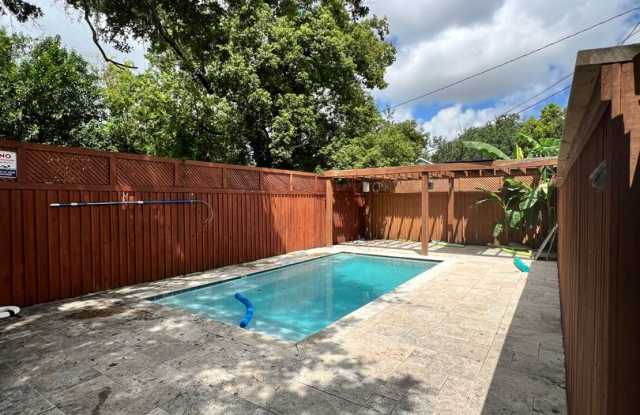 2bd/1ba with New Appliances Near Campus Located on Oak St. Text 510-631-1171 for more info! photos photos