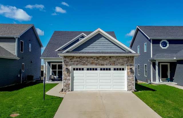 4 Bed, 4 Bath House on Legends Golf Course - AVAILABLE MAY! photos photos