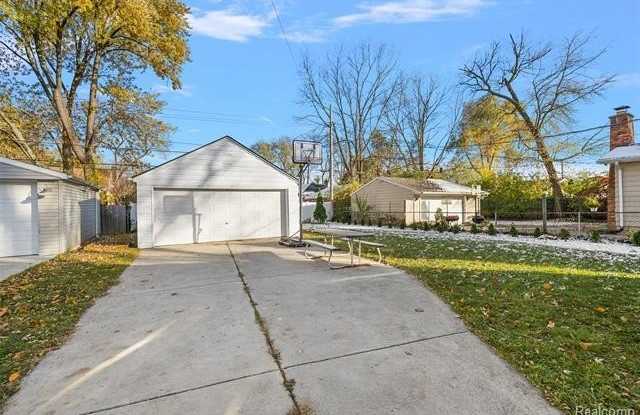 3814 Thomas Avenue Gallery 4