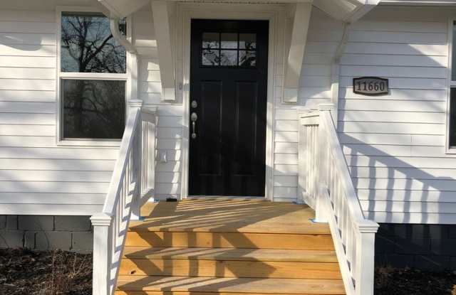 Newly Remodeled 3-Bedroom Home — Available October 1 Gallery 1
