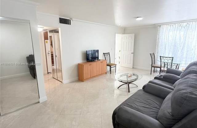 200 172nd St photos photos