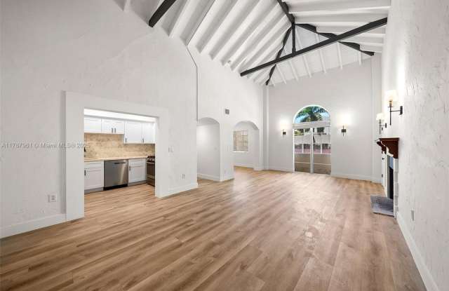 2411 Biscayne Blvd photos photos