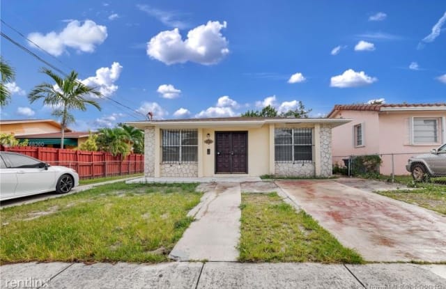 1722 NW 5th St - 1722 NW 5th St, Miami, FL 33125