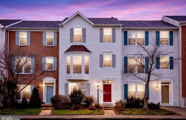 2558 BANSHIRE Drive photos photos