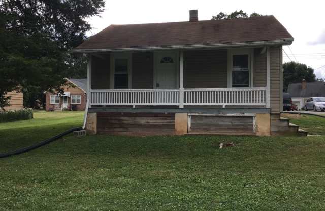 Cozy 1+ Bedroom Bungalow in West York SD photos photos