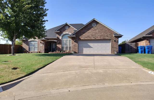810 Caribou Cir - 810 Caribou Circle, Enid, OK 73703
