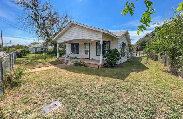 1411 Vine Street - 1411 Vine Street, Brownwood, TX 76801