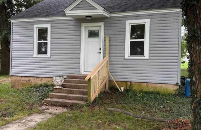 Freshly Renovated Home for Rent in Stockton, MO! Gallery 1
