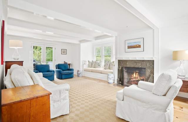 61 Hampton Drive Gallery 2