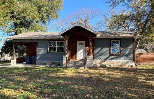 904 N Hamlett Street - 904 North Hamlett Street, Athens, TX 75751