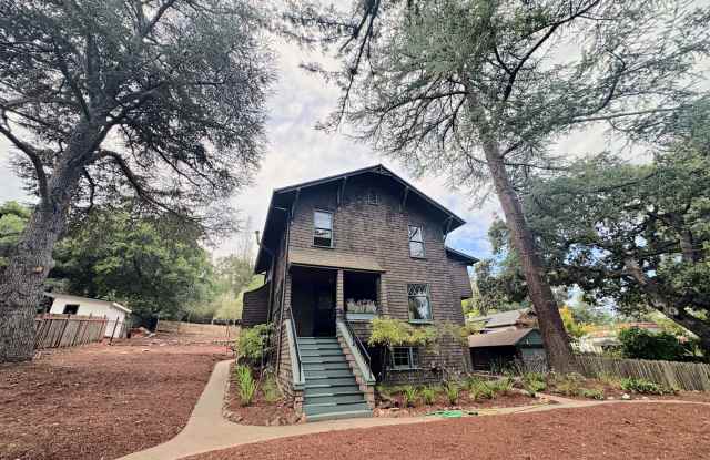 Spacious 4-Bedroom Home in Desirable College Terrace photos photos