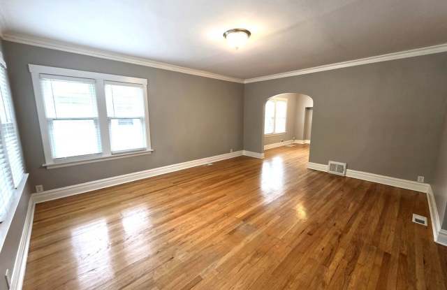 1029 S Elmwood Avenue Gallery 2
