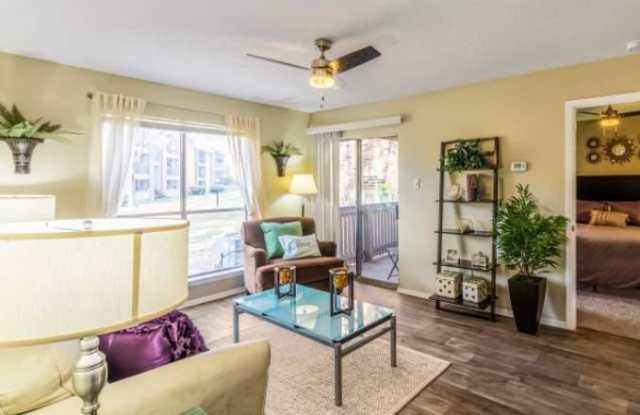2064 Cedar Bend Dr Gallery 3