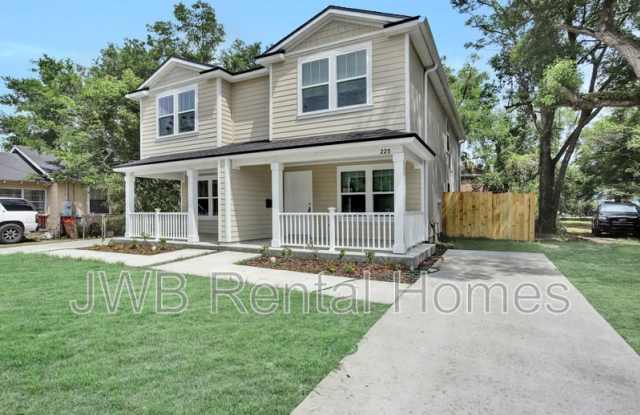 225 17th St W photos photos
