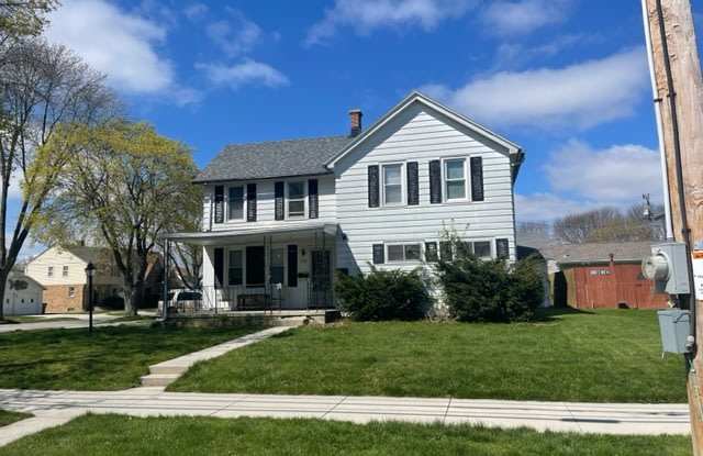 2504 N 10th St - 2504 North 10th Street, Sheboygan, WI 53083
