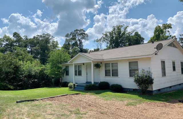 Two Bed / One Bath - Very Convenient Unit for Rent in Brandon photos photos