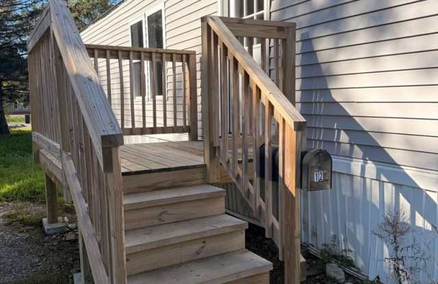 12 Greeley St – Oakland, ME 2 Bedroom, 1.5 Bath Mobile Home | $1,250/month | $1,750 Security Deposit - 12 Greeley Street, Oakland, ME 04963