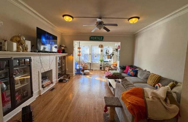 5021 North Ashland photos photos