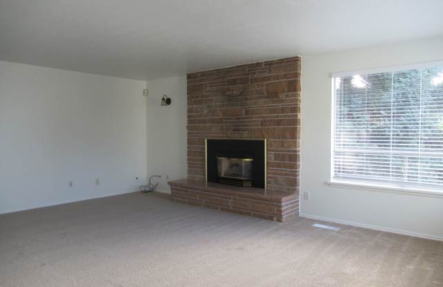 9512 S. 207th Place Gallery 2