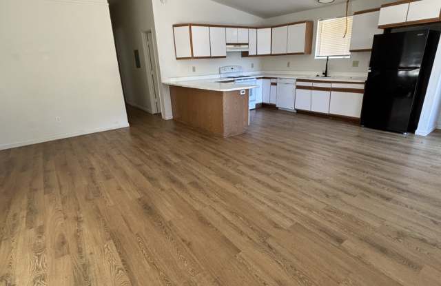 627 Willis Ave photos photos