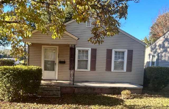 2 Bedroom Near Cherry Park! - 1329 Eisenhower Road, Rock Hill, SC 29730