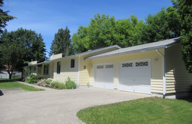323 20th St - 323 North 20th Street, Coeur d'Alene, ID 83814