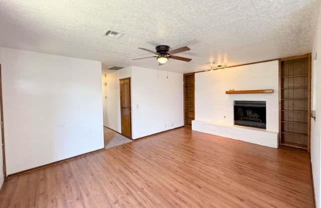 Duplex in Central Edmond!! Gallery 4