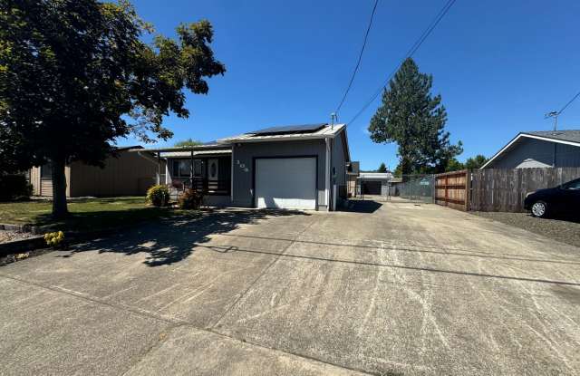 Solar power 3 bedroom 1 bath home with shop in Green photos photos