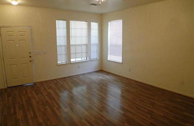 2906 Eagle Point Trail Drive Gallery 3