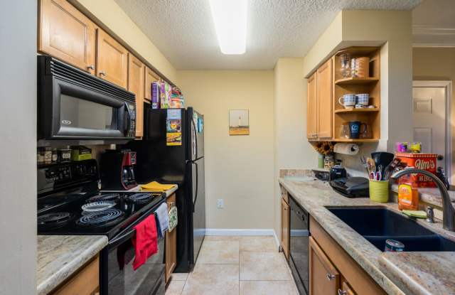 2106 Myrtlewood Circle E Gallery 2