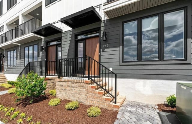 953 Pacific Avenue - 953 Pacific Avenue, Virginia Beach, VA 23451