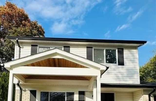 1684 Rustic Lane - 1684 Rustic Lane, Keego Harbor, MI 48320