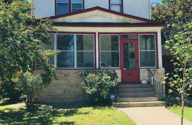 Fit for Royalty - 1061 15th Avenue Southeast, Minneapolis, MN 55414