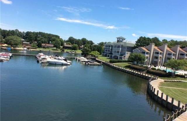 18761 Vineyard Point Lane Gallery 3