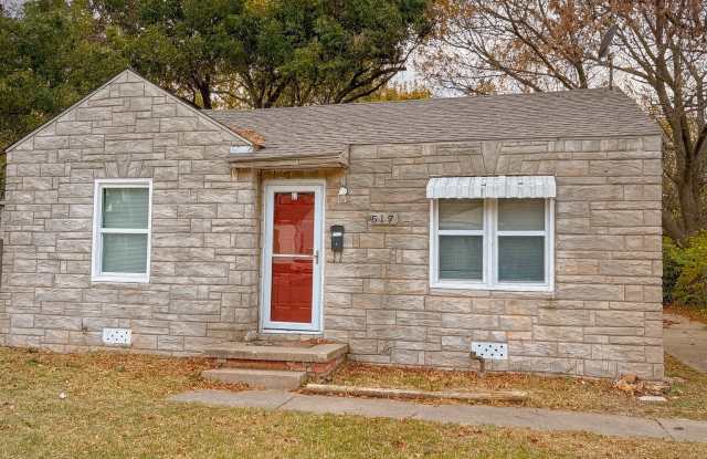 517 E Rickenbacker Dr photos photos