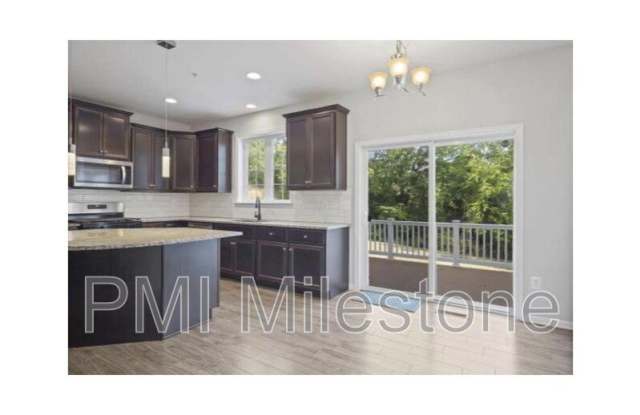19004 Mount Maple Court Gallery 4