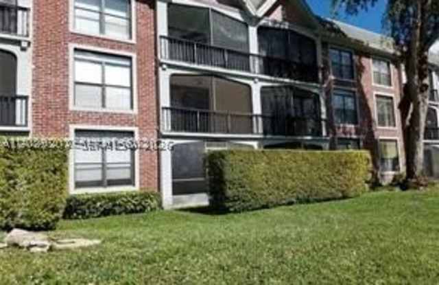 3760 Inverrary Dr Gallery 1
