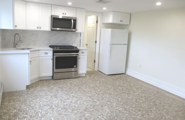 128 Godfrey Lane - 128 Godfrey Lane, Elwood, NY 11743