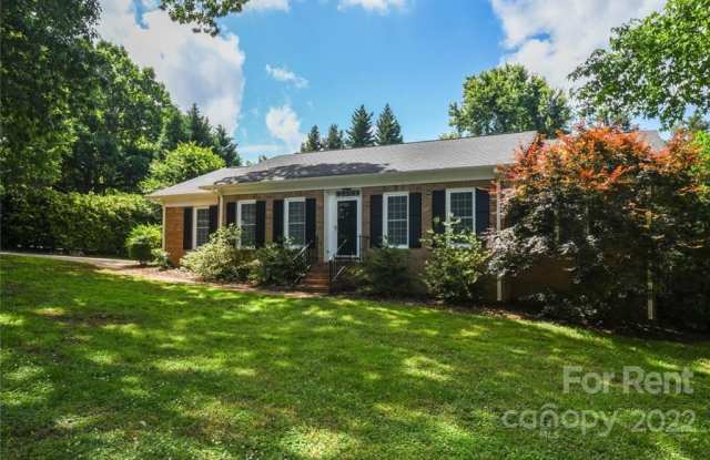 4521 Bainview Drive Gallery 2