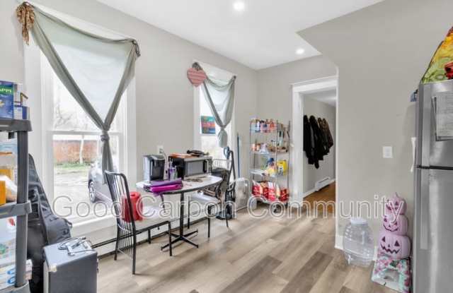 324 Temple Gallery 4